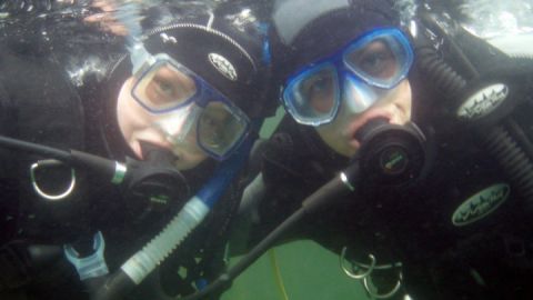 tanja mit schüler unter wasser