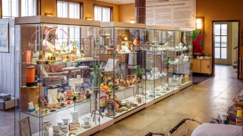 Vitrinen im Museum
